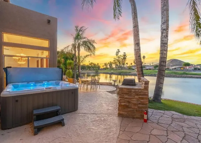 Holiday home Lakeside With Private Patio Grill Golf View Glendale