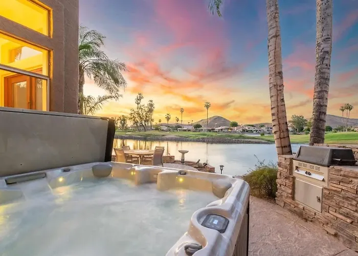 Holiday home Lakeside With Private Patio Grill Golf View Glendale