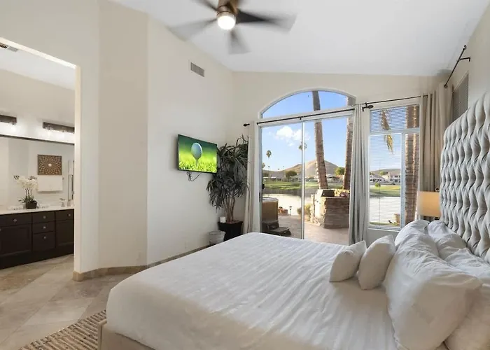 Holiday home Lakeside With Private Patio Grill Golf View Glendale