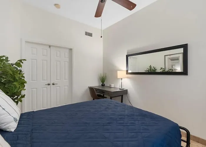 Lakeside With Private Patio Grill Golf View Glendale