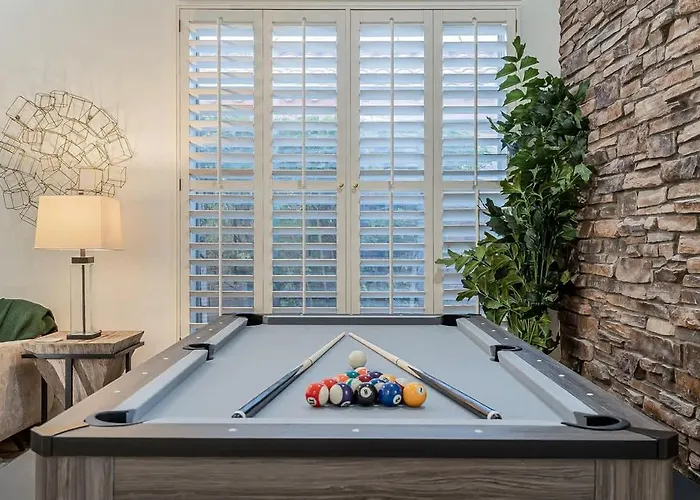 Holiday home Lakeside With Private Patio Grill Golf View Glendale